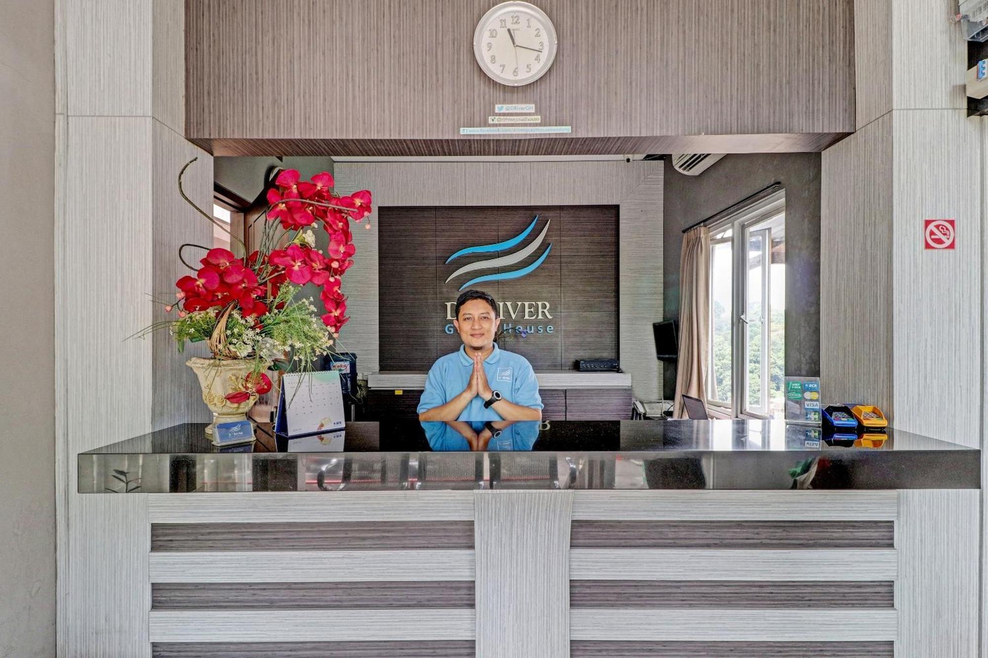 Hotel O Cihampelas Near Ciwalk Formerly D'River Guest House Bandung Luaran gambar