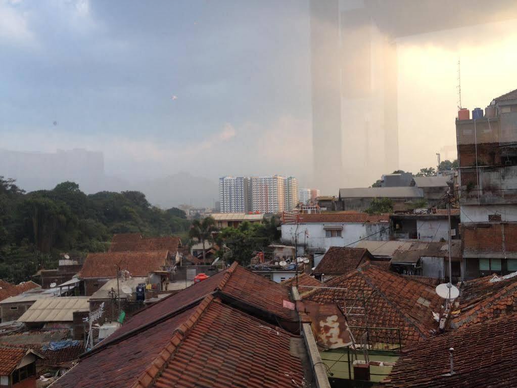 Hotel O Cihampelas Near Ciwalk Formerly D'River Guest House Bandung Luaran gambar